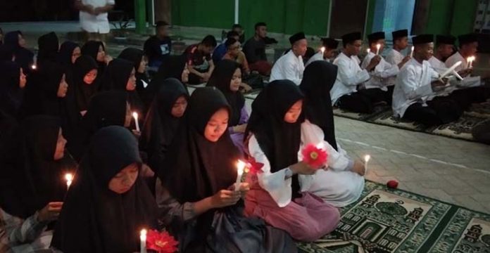 Siswa MAN IC Kendari Gelar Doa Bersama untuk Korban Lion Air