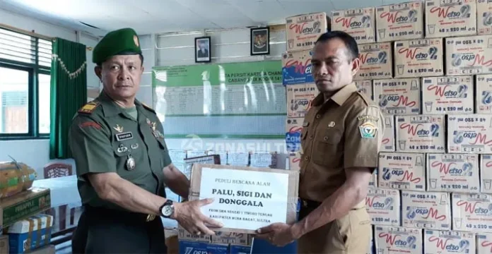 SMAN 1 Tiworo Tengah Bantu Korban Bencana Sulteng
