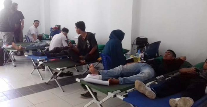 Sambut Hari Listrik Nasional, Teknik Elektro UHO Gelar Donor Darah