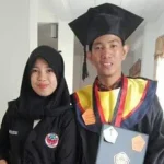 Mahasiswa Asal Kabaena Jadi Lulusan Terbaik di Wisuda AKN Sharif Ahmad