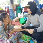 5 Polwan Polda Sultra Lakukan Trauma Healing di Sigi 5 Polwan Polda Sultra Lakukan Trauma Healing di Sigi