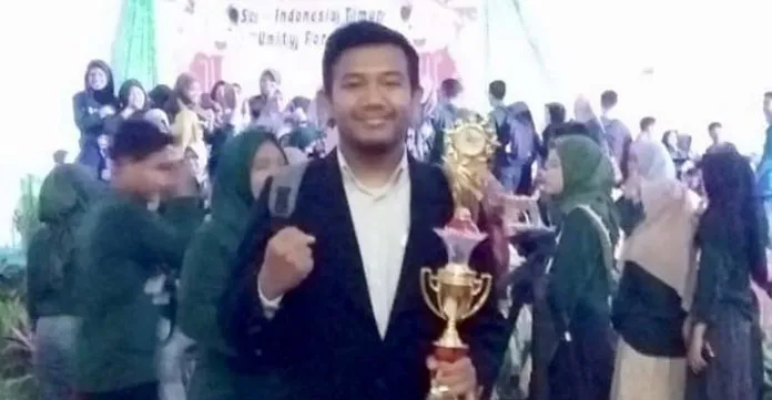 Mahasiswa IAIN Kendari Juarai Lomba Public Speaking English Expo UHO