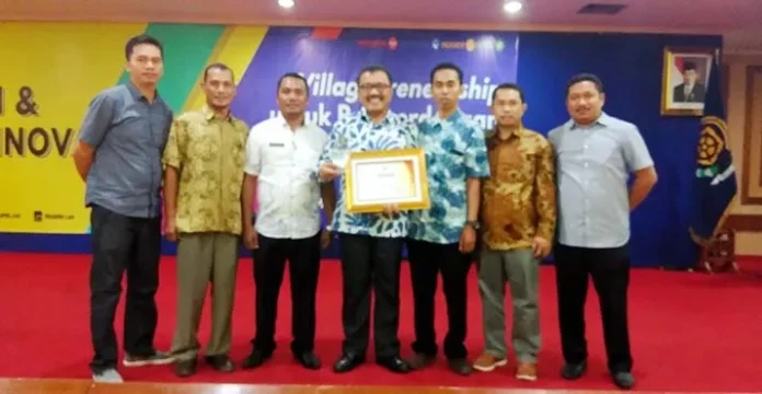Bupati Wakatobi Raih Penghargaan Inagara Award 2018