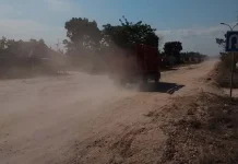 Warga Keluhkan Debu Pembangunan Peningkatan Jalan di Ibukota Konsel Warga Keluhkan Debu Pembangunan Peningkatan Jalan di Ibukota Konsel