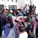 Forum K2 Muna Desak Pemerintah Terbitkan Perpu Pengangkatan PNS Jalur Khusus Forum K2 Muna Desak Pemerintah Terbitkan Perpu Pengangkatan PNS Jalur Khusus