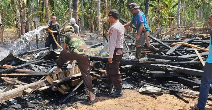 Terpercik Api, Satu Rumah di Kabaena Terbakar