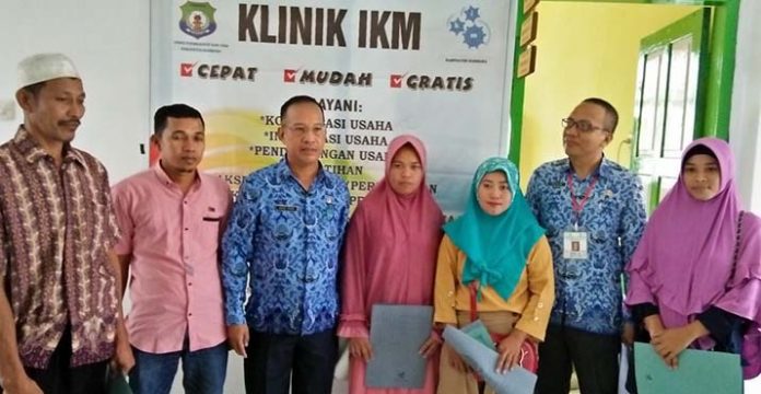 Perindagkop Bombana Buka Layanan Klinik IKM Gratis