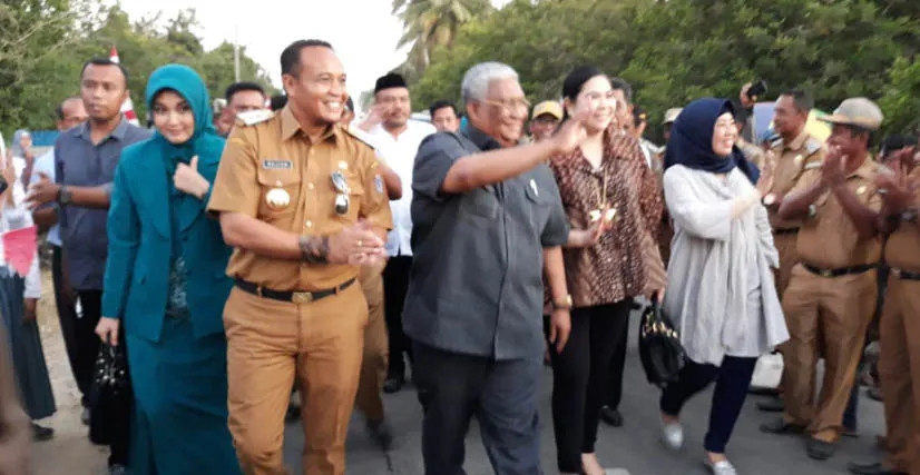 Sambangi Rujab Bupati Mubar, Ali Mazi Disambut Tari Pokadulu