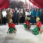 Sambangi Rujab Bupati Mubar, Ali Mazi Disambut Tari Pokadulu Sambangi Rujab Bupati Mubar, Ali Mazi Disambut Tari Pokadulu