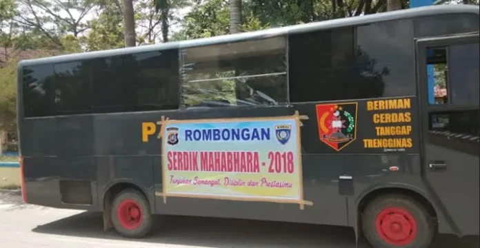 mahasiswa bhayangkara Salah satu kelengkapan berupa topi Mahabhara