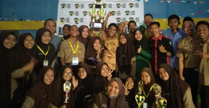 MAN IC Kendari Raih Juara Umum di Biology Season UHO
