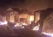 Pasar Sentral Mandati Wakatobi Terbakar Pasar Sentral Mandati Wakatobi Terbakar