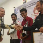 Zonasultra.com Terima Penghargaan Terbaik Satu Penggunaan Bahasa Indonesia Zonasultra.com Terima Penghargaan Terbaik Satu Penggunaan Bahasa Indonesia