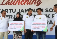 BPJS Ketenagakerjaan Kendari Serahkan Dana Klaim Rp571 Juta BPJS Ketenagakerjaan Kendari Serahkan Dana Klaim Rp571 Juta