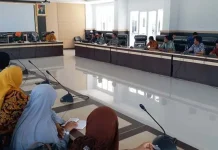 Protes Batasan Usian Honorer K2 di Rekrutmen CPNS, PGMI Datangi DPRD Kendari Protes Batasan Usian Honorer K2 di Rekrutmen CPNS, PGMI Datangi DPRD Kendari