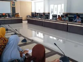 Protes Batasan Usian Honorer K2 di Rekrutmen CPNS, PGMI Datangi DPRD Kendari Protes Batasan Usian Honorer K2 di Rekrutmen CPNS, PGMI Datangi DPRD Kendari