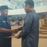 DPRD Kendari Serahkan 11 Raperda Hak Inisiatif ke Pemkot DPRD Kendari Serahkan 11 Raperda Hak Inisiatif ke Pemkot
