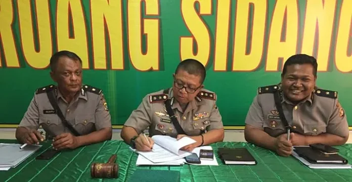 sidang_disiplin sidang