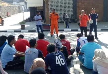 BI Sultra Bersama Basarnas Gelar Simulasi Gempa Bumi BI Sultra Bersama Basarnas Gelar Simulasi Gempa Bumi