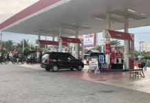 Petugas Lokal SPBU Sulteng Kembali Bekerja, 8 Juta Liter BBM Telah Disalurkan Petugas Lokal SPBU Sulteng Kembali Bekerja, 8 Juta Liter BBM Telah Disalurkan