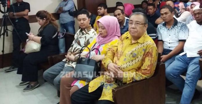 Jelang Tuntutan, Simpatisan Asrun-ADP Penuhi Ruang Sidang Tipikor