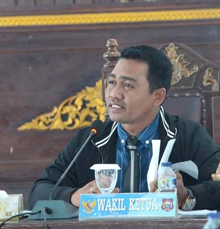 Wakil Ketua DPRD Sujono dan Abdul Salam Sahadia