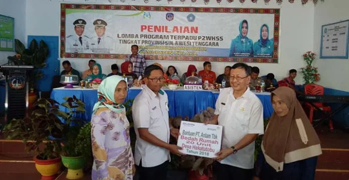 antam_bedah_rumah_wak Dukung P2WKSS di Kolaka, ANTAM Bantu Bedah Rumah Tak Layak Huni