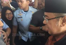 Momen Asrun dan ADP Tiba di Lapas Kelas II A Kendari Momen Asrun dan ADP Tiba di Lapas Kelas II A Kendari