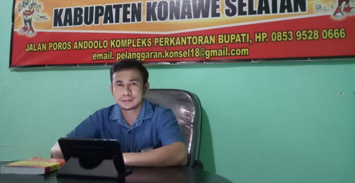 Kordinator Divisi Hukum Penanganan Pelanggaran dan Penyelesaian Sengketa Panwalu Konsel, Awaluddin AK