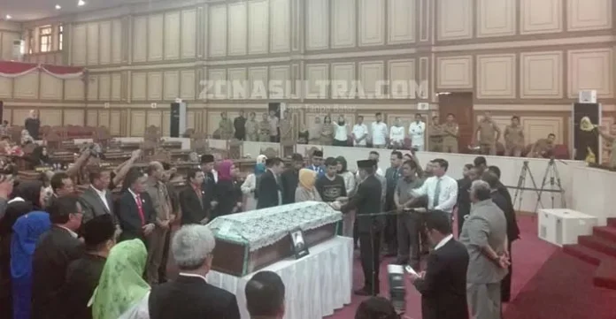 Menyambut Jenazah Joni Syamsuddin, Duka Menyelimuti Gedung DPRD Sultra