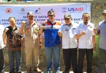 Warga Kampung Salo Kini Bisa Menabung dengan Sampah Warga Kampung Salo Kini Bisa Menabung dengan Sampah