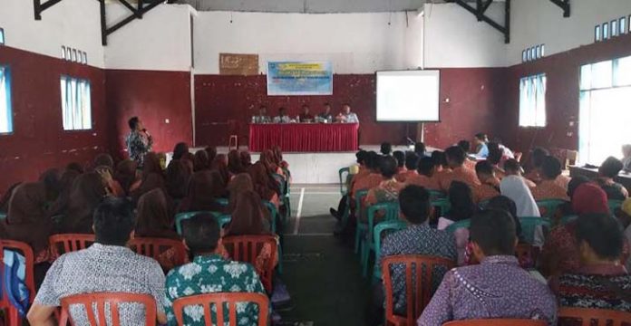 Kesbangpol Wakatobi Sosialisasi Undang-Undang Pemilu di Binongko