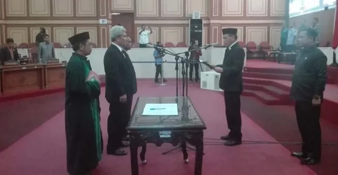 pelantikan_paw_sultra Ali Hasan dan Casro Axtalora Dilantik sebagai PAW Anggota DPRD Sultra