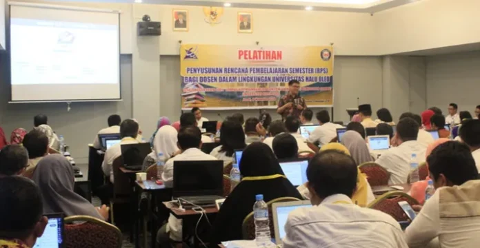 Dosen UHO Dihimbau Membiasakan Diri dengan Sistem Digital