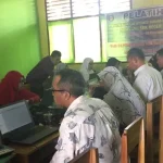 Tim Pengabmas UHO Latih Guru SMKN 6 Kendari Buat Bahan Ajar Berbasis E-Learning Tim Pengabmas UHO Latih Guru SMKN 6 Kendari Buat Bahan Ajar Berbasis E-Learning
