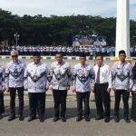 8 Guru Berprestasi di Sultra Terima Penghargaan dari Gubernur 8 Guru Berprestasi di Sultra Terima Penghargaan dari Gubernur