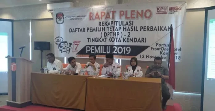 rapat_pleno_kendari KPU Kendari Tetapkan 209.651 DPTHP-2 Untuk Pemilu 2019