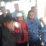 Resmi Ditahan, Sekdis Dikbud Sultra Diduga Peras 47 Kepala SMK Resmi Ditahan, Sekdis Dikbud Sultra Diduga Peras 47 Kepala SMK