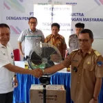 ANTAM Gelar Silaturahmi dengan Warga Desa Pesouha ANTAM Gelar Silaturahmi dengan Warga Desa Pesuuha