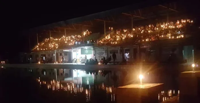 Relawan Jokowi di Sultra Bakar 1001 Lilin Simbolis Ikrar Tolak Hoaks