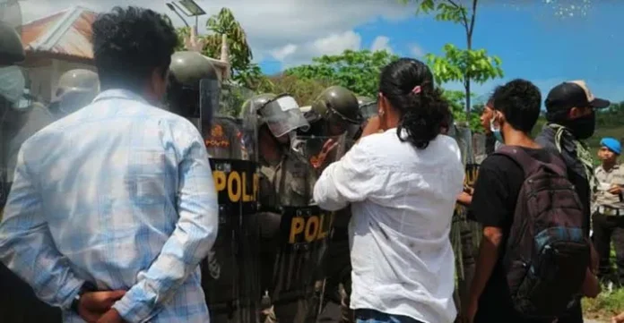 unjuk_rasa_wakatobi BPK Diminta Audit Sekwan dan Tujuh Mantan Anggota DPRD Wakatobi