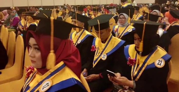 809 Wisudawan MW Diharapkan Mampu Berinovasi