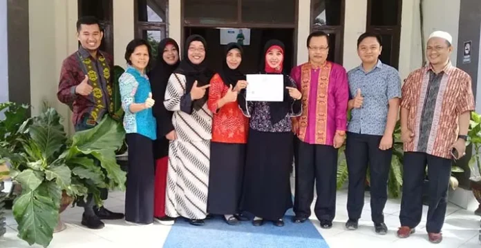 Poltekkes Kemenkes Kendari Resmi Terakreditasi B