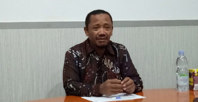 Rektor USN Kolaka, Azhari