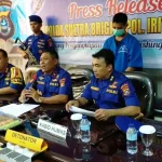 Polisi Gagalkan Penjualan 600 Butir Bahan Peladak Polisi Gagalkan Penjualan 600 Butir Bahan Peladak