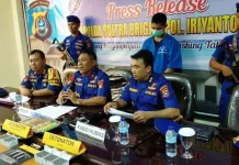 Polisi Gagalkan Penjualan 600 Butir Bahan Peladak Polisi Gagalkan Penjualan 600 Butir Bahan Peladak