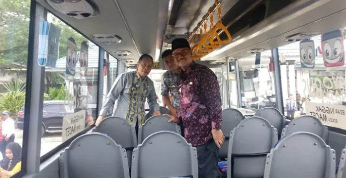 Kementerian Perhubungan Beri 3 Unit Bus untuk Pemda Konsel