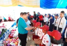 Bupati Beri Beasiswa Prestasi kepada 736 Siswa di Mubar Bupati Beri Beasiswa Prestasi kepada 736 Siswa di Mubar