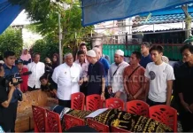 Gubernur Sultra Datang Melayat ke Rumah Duka Rifai Pamone Gubernur Sultra Datang Melayat ke Rumah Duka Rifai Pamone