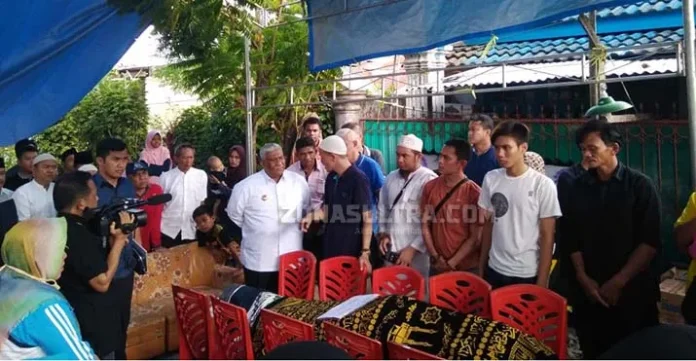 Gubernur Sultra Datang Melayat ke Rumah Duka Rifai Pamone